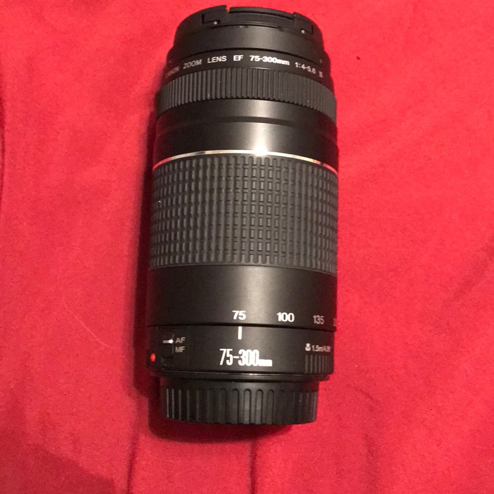 Perfect  condition canon rebel t3 - Picture 3 of 8